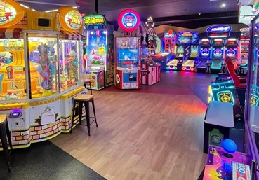 What kind of games do they have at an arcade?